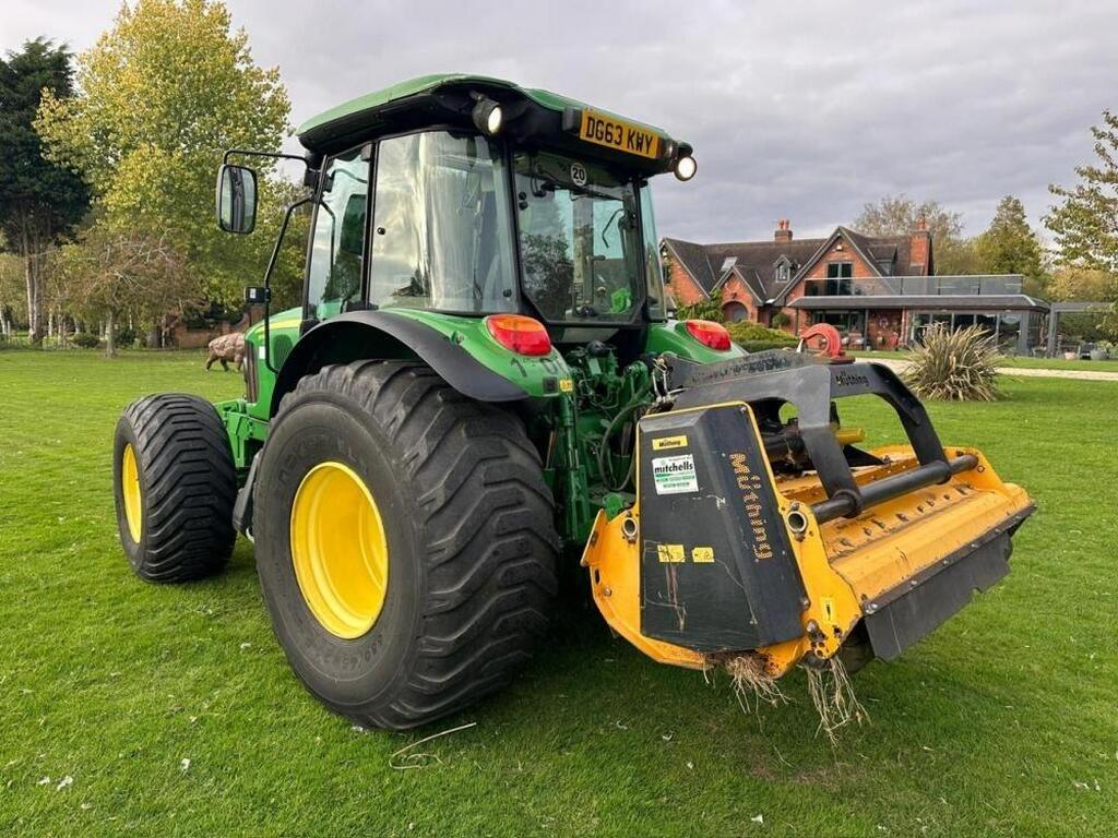 John Deere 5100R TRACTOR - View 4