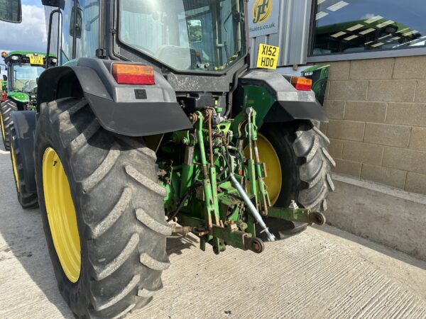 JOHN DEERE 6010 - View 3