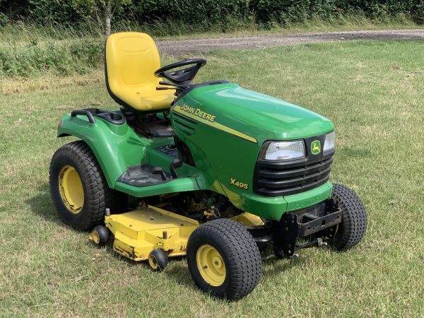 John Deere X495 Ride on lawn mower - View 3