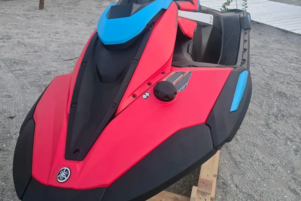 2025 Yamaha WaveRunner JetBlaster DLX 2-Up - View 4