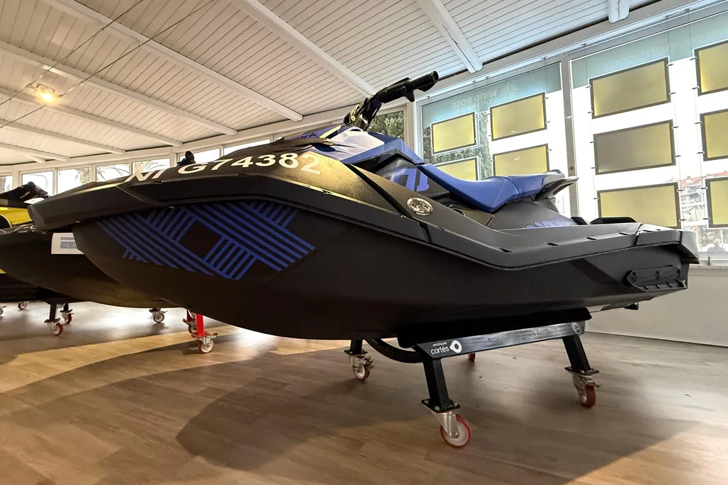 2022 Sea-Doo Spark Trixx 3up - View 2